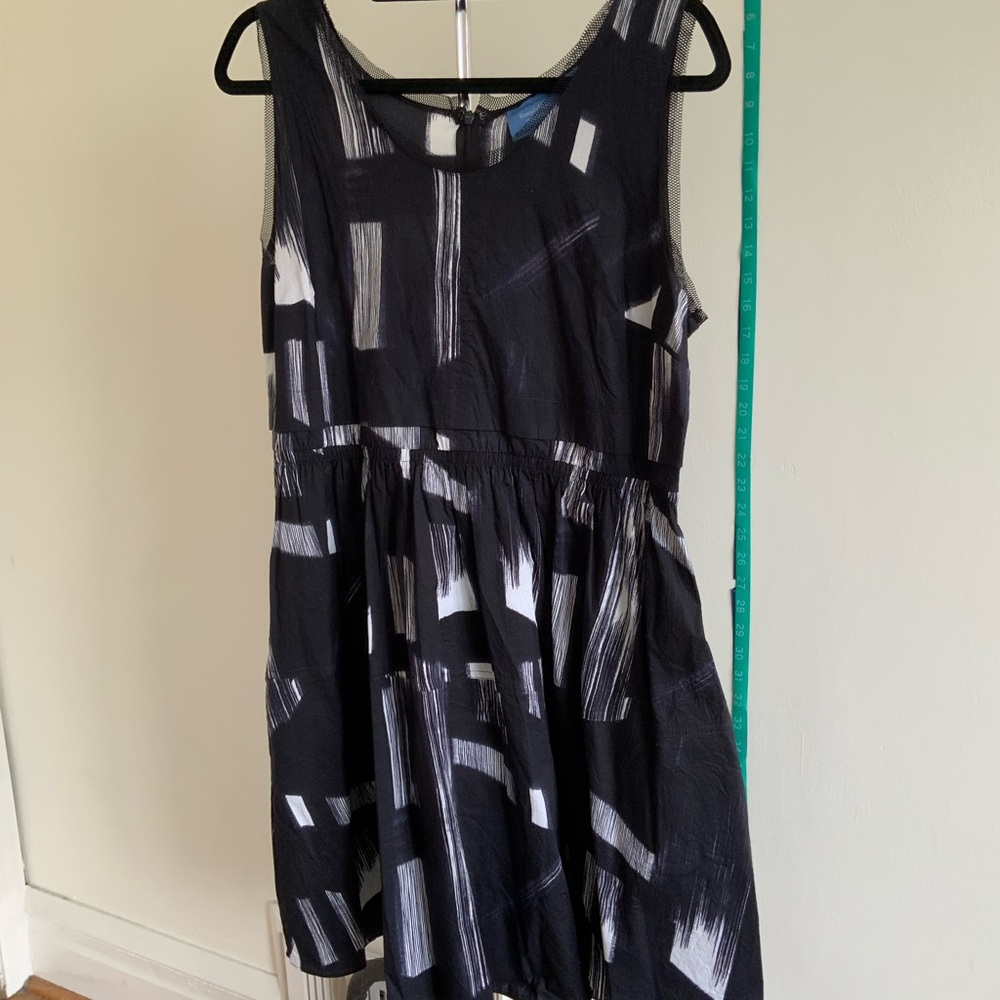 Simply Vera Vera Wang Black and White Sleeveless Midi Sundress
